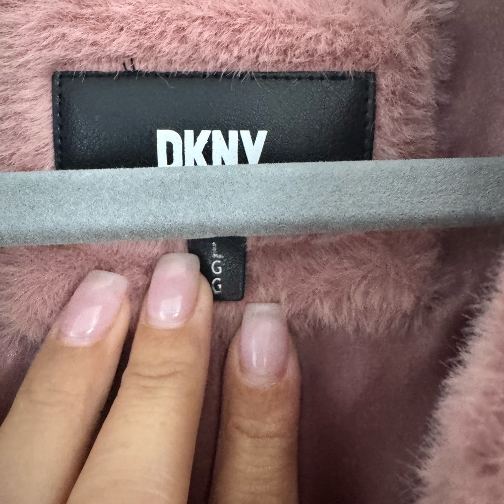 Mauve pink DKNY fuzzy coat - Picture 3 of 9